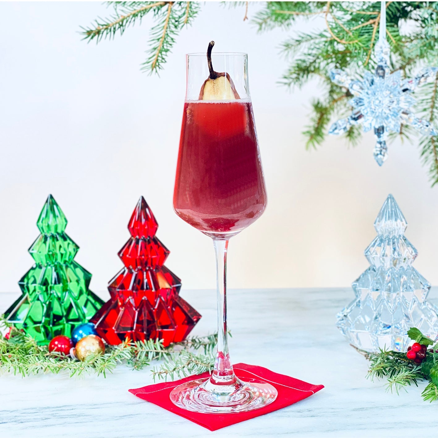 The Perfect Holiday Cocktail: The Pom Pear Mocktail